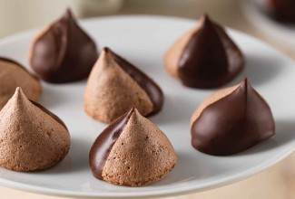 Chocolate Meringue Kisses