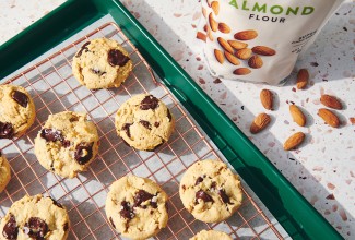 Gluten-Free Almond Flour Chocolate Chip Cookies 